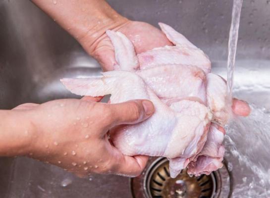 Care carne din magazin e mai sănătoasă? La ce să fii atent