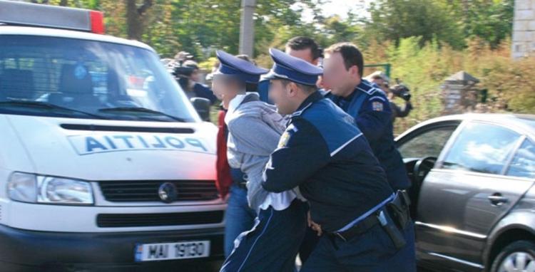 Polițist din Ovidiu, bătut în plină stradă; agresorul a fost arestat 