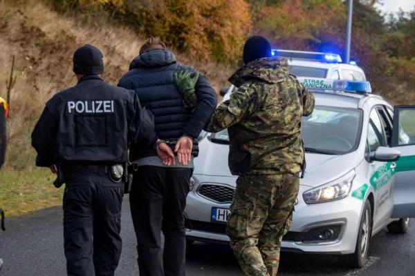 Doi polițiști și un trecător au fost împușcați mortal în timpul unui schimb de focuri în Australia