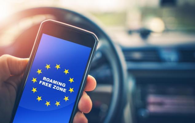 Românii nu vor mai plăti costuri suplimentare de roaming când călătoresc în țările vecine non-UE