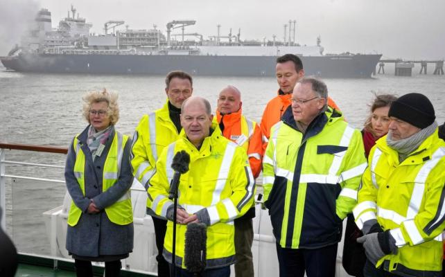 Cancelarul Scholz a inaugurat primul terminal plutitor de gaz natural lichefiat al Germaniei