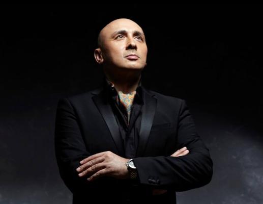 Marcel Pavel pe scenă de Crăciun alături de copiii lui