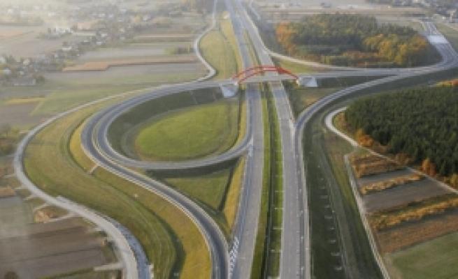 Programul Transport prevede peste 300 km drumuri noi sau reabilitate şi 64 km de căi ferate reconstruite