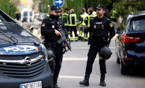 Alerta de securitate in Spania inca un pachet exploziv a fost gasit la o baza militara Alertă de securitate în Spania: încă un pachet exploziv a fost găsit la o bază militară