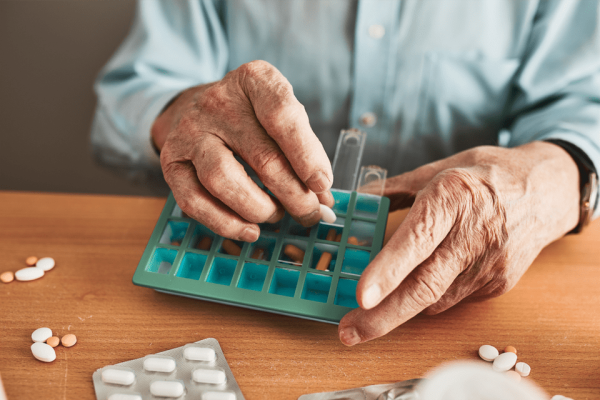 Creşte plafonul veniturilor până la care pensionarii pot beneficia de medicamente compensate cu 90%