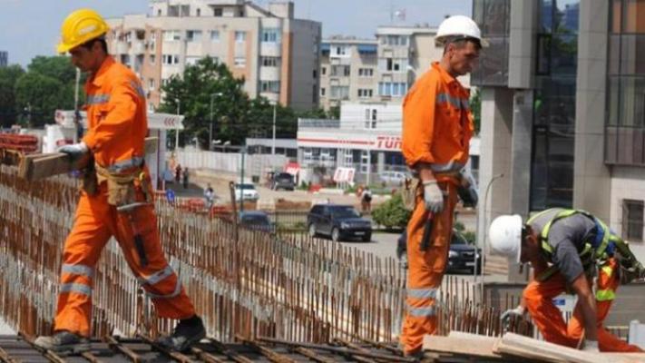 Guvernul acoperă cu străini golul lăsat de românii plecați la muncă în Europa
