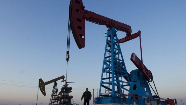 De luni, petrolul rusesc are prețul plafonat la 60 de dolari pe baril