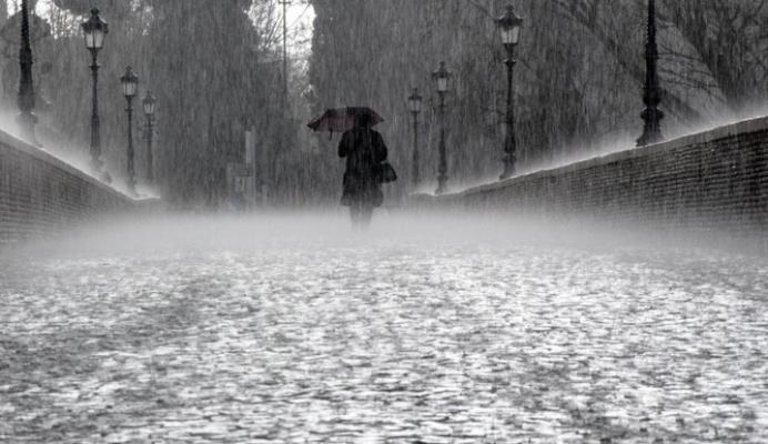 Crăciun fără zăpadă, dar cu ploi. Ce zone sunt vizate