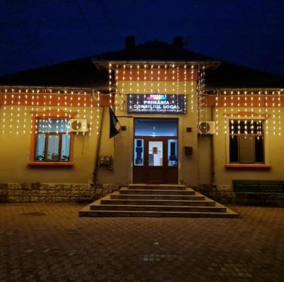Primăria Poarta Albă a început distribuirea pachetelor de Crăciun către pensionarii din comună 