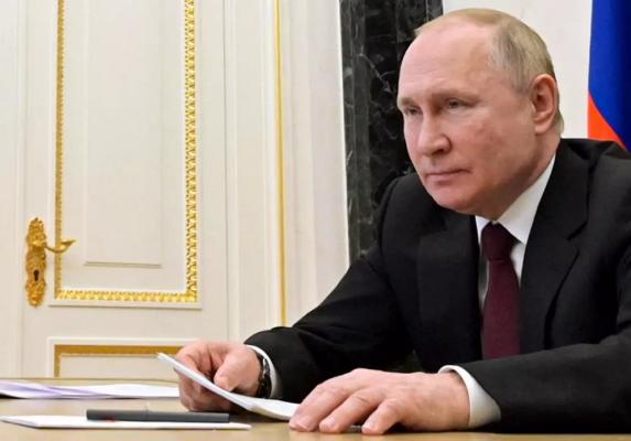 Putin ordonă o încetare a focului în Ucraina, la apelul patriarhului Kirill