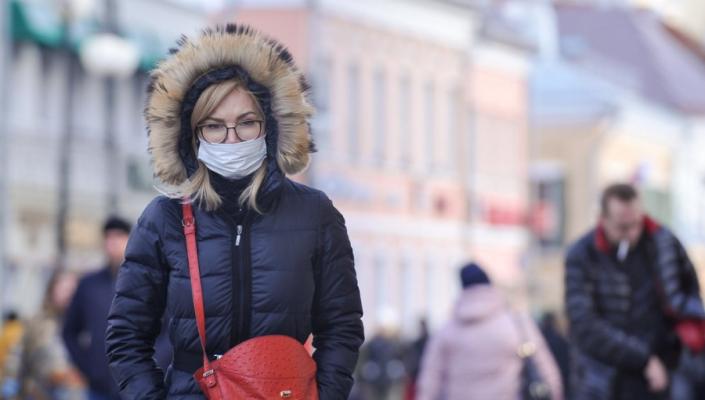 Purtarea obligatorie a măştii de protecţie, reintrodusă la Sankt Petersburg 