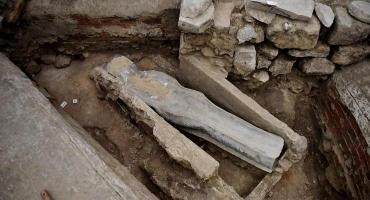 Descoperire extraordinară la Notre Dame: Două sarcofage găsite într-o ascunzătoare secretă scot la iveală detalii emoționante din trecut