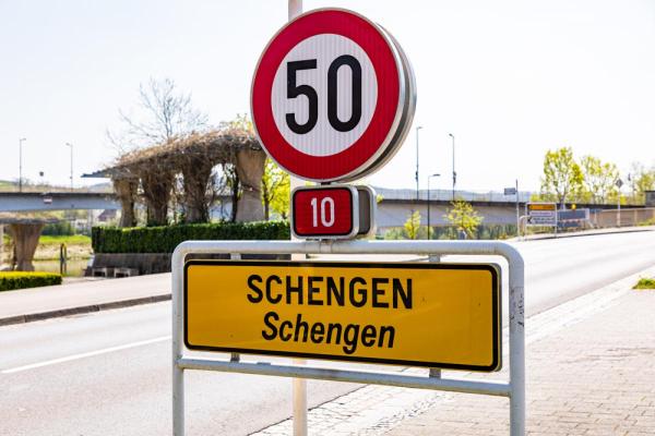 Adio, Schengen! România, umilită și călcată în picioare de Austria!