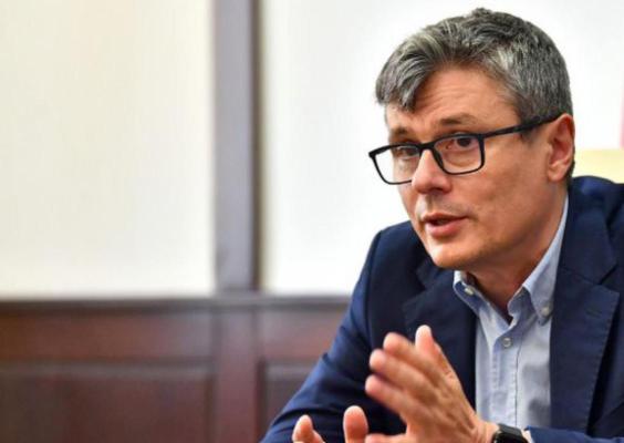 Virgil Popescu: Ieşirea ENEL de pe piaţa din România nu va genera probleme pentru clienţii români