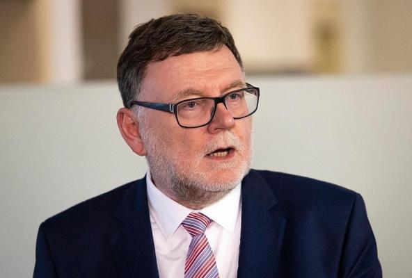 Guvernul aprobă plafonarea preţului energiei pentru marile companii, în Cehia