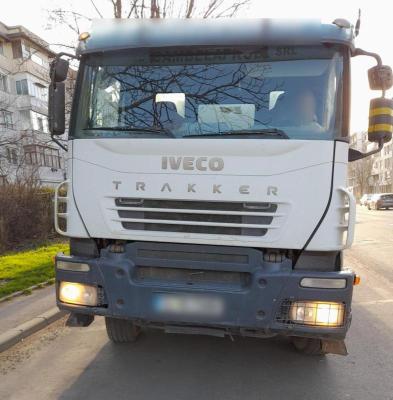 Șoferii unor vehicule care nu aveau aviz de traseu, sancționați la Constanța