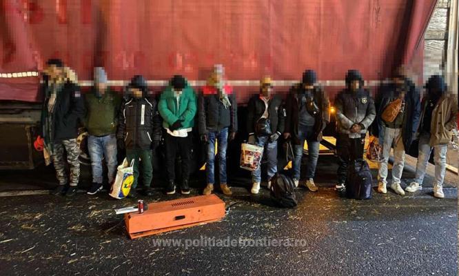 Poliţiştii de frontieră au depistat 31 de migranți ilegali la Nădlag II