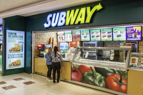 Subway analizează o posibilă vânzare a afacerilor sale