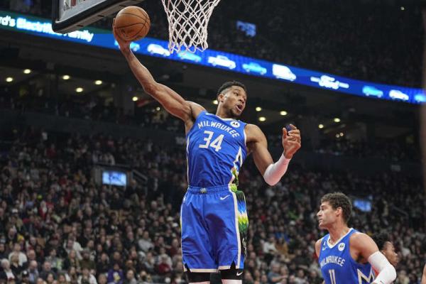Baschet: NBA - Giannis Antetokounmpo, din nou în mare formă, cu o triplă dublă pentru Milwaukee Bucks