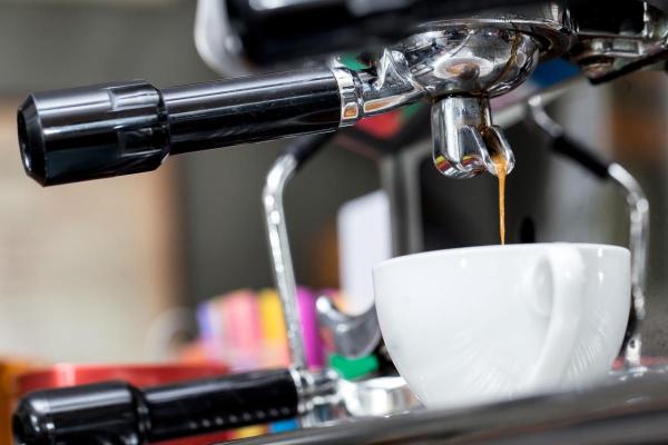 Joburile generaţiei Z: „Am ajuns barista pentru că mă simt foarte bine atunci când cunosc oameni noi”