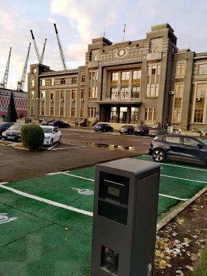 Parcul auto al Portului Constanța, înnoit cu autoturisme electrice și 10 stații de încărcare