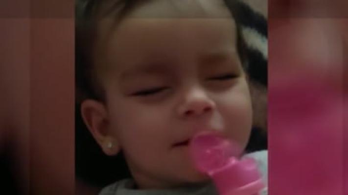 Fetiţă de un an, cu corneea arsă după ce a fost expusă la raze UV în Spitalul Gomoiu