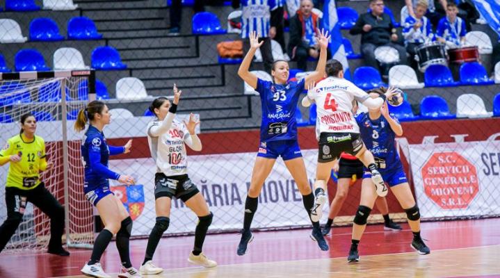 Handbal feminin: Rapid, învinsă acasă de nou-promovata Corona Braşov, în prima etapă a campionatului