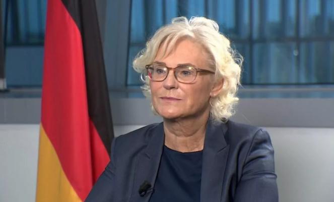 Ministrul german al Apărării a decis să demisioneze