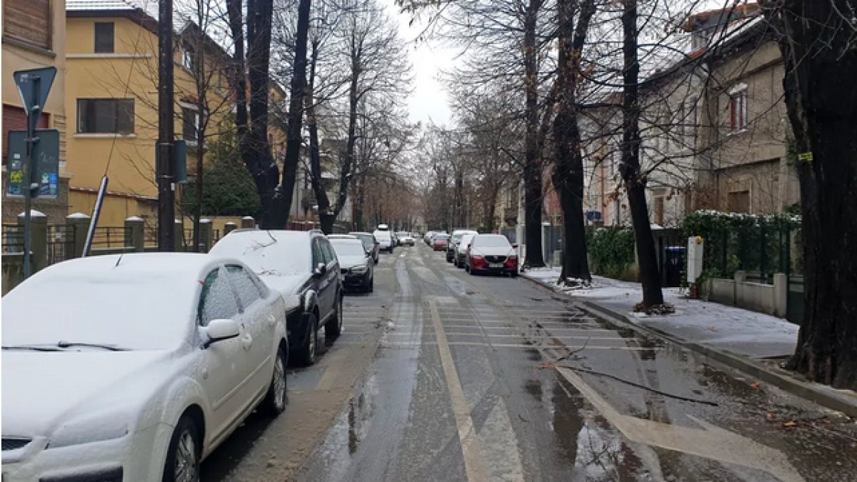 Amenzi uriase pentru soferii care pleaca la drum fara sa isi echipeze masinile cu cauciucuri de iarna Amenzi uriase pentru soferii care pleaca la drum fara sa isi echipeze masinile cu cauciucuri de iarna