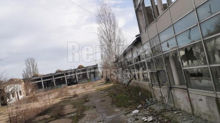 Spaniolii vor să demoleze construcțiile de pe Aurel Vlaicu, vandalizate de huligani. Video