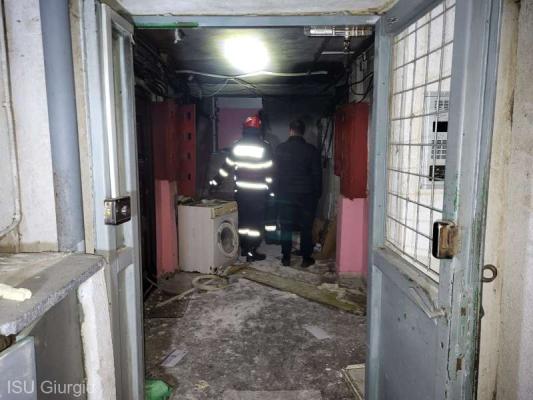 Un bărbat rănit şi 14 persoane evacuate în urma unei explozii într-un bloc de locuinţe