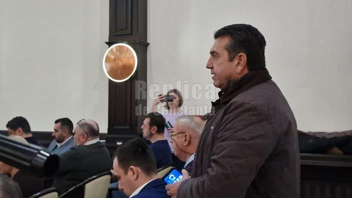 Claudiu Palaz s-a umflat în pene la ședința de Consiliu Județean. Video