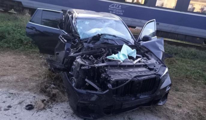 Un autoturism a fost acroșat de tren în Gara Agigea Nord