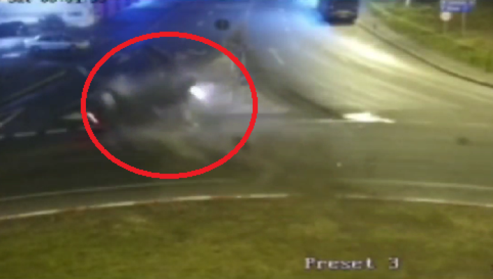 Accidentul șoferului care a zburat cu maşina de pe autostrada A4, în Ovidiu, surprins de camere. Video