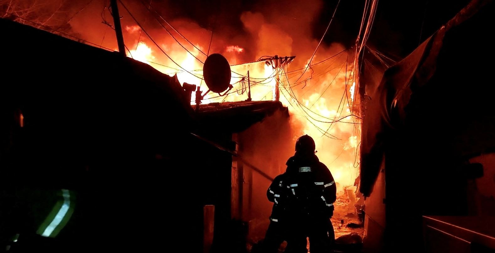Coreea de Sud: 500 de persoane evacuate si 60 de locuinte distruse dupa izbucnirea unui incendiu la Seul
