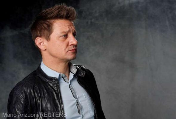 Jeremy Renner, prima apariție pe covorul roșu după accidentul suferit în urmă cu patru luni