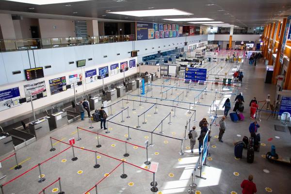 Haos pe aeroportul din Cluj: Zboruri anulate sau întârziate din cauza ceţii