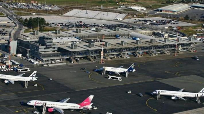 Grecia intenţionează să listeze la bursă 30% din aeroportul internaţional din Atena