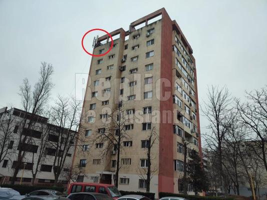 Scandal! Antenele Vodafone vor fi date jos de pe terasa unui bloc situat pe Al. Lăpușneanu. Video!