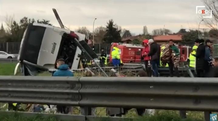 MAE: Şapte cetăţeni români, răniţi în accidentul din Padova