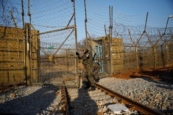 Coreea de Sud, cu sufletul la gură după ce un militar a tras din greşeală cu mitraliera la frontiera Coreei de Nord