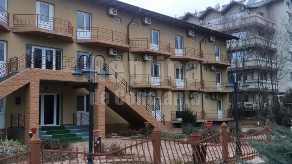 Un hotel din Costinesti este vandut la licitatie, pe bucati. Video