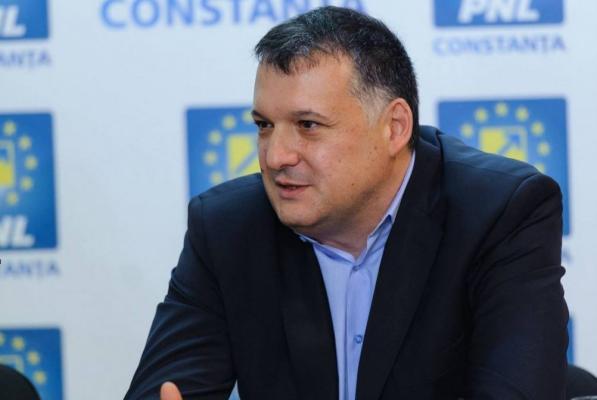 Bogdan Huțucă îi transmite sărbători fericite președintelui CJ Mihai Lupu, alături de familia PSD