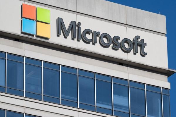 Declin de 6% al acţiunilor Microsoft, cel mai mare din 2 ani, în urma unor estimări sub aşteptări ale companiei privind trimestrul curent