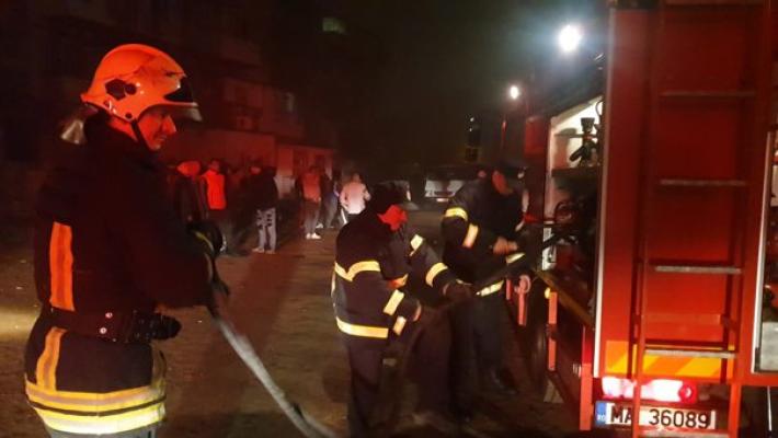 Incendiu într-un apartament de pe Aleea Egretei. Pompierii au intervenit cu 3 autospeciale
