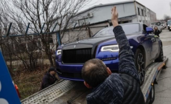 Scene de infarct la vila din Pipera: Poliția a ridicat bolizii de lux ai fraților Tate!