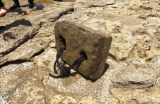 Trei ancore din piatra, cu o vechime de peste 4.000 de ani, descoperite in Israel