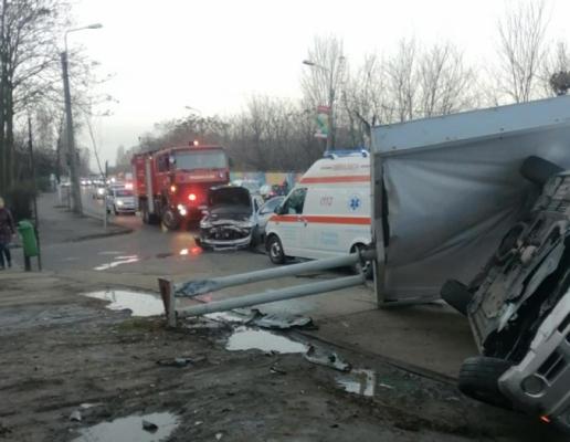  Două eleve au fost lovite de o mașină al cărui șofer era drogat