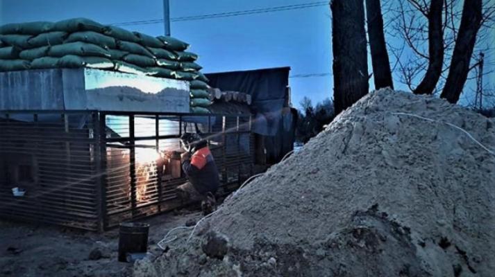 Ucrainenii ridică fortificații din beton armat în jurul Kievului