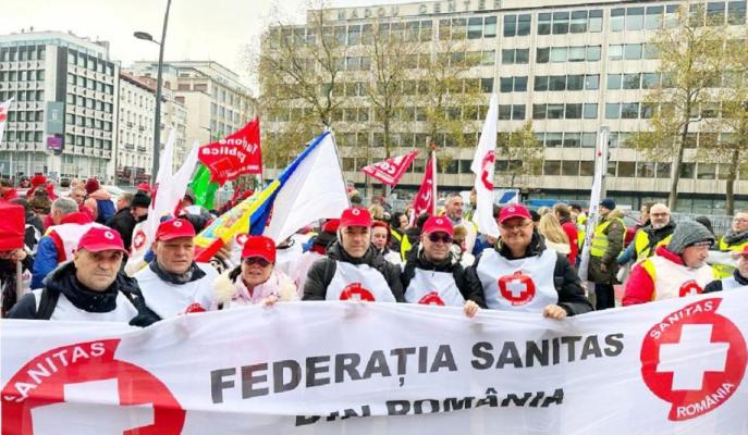 Medicii şi angajaţii din Sănătate ies în stradă şi ameninţă cu greva generală
